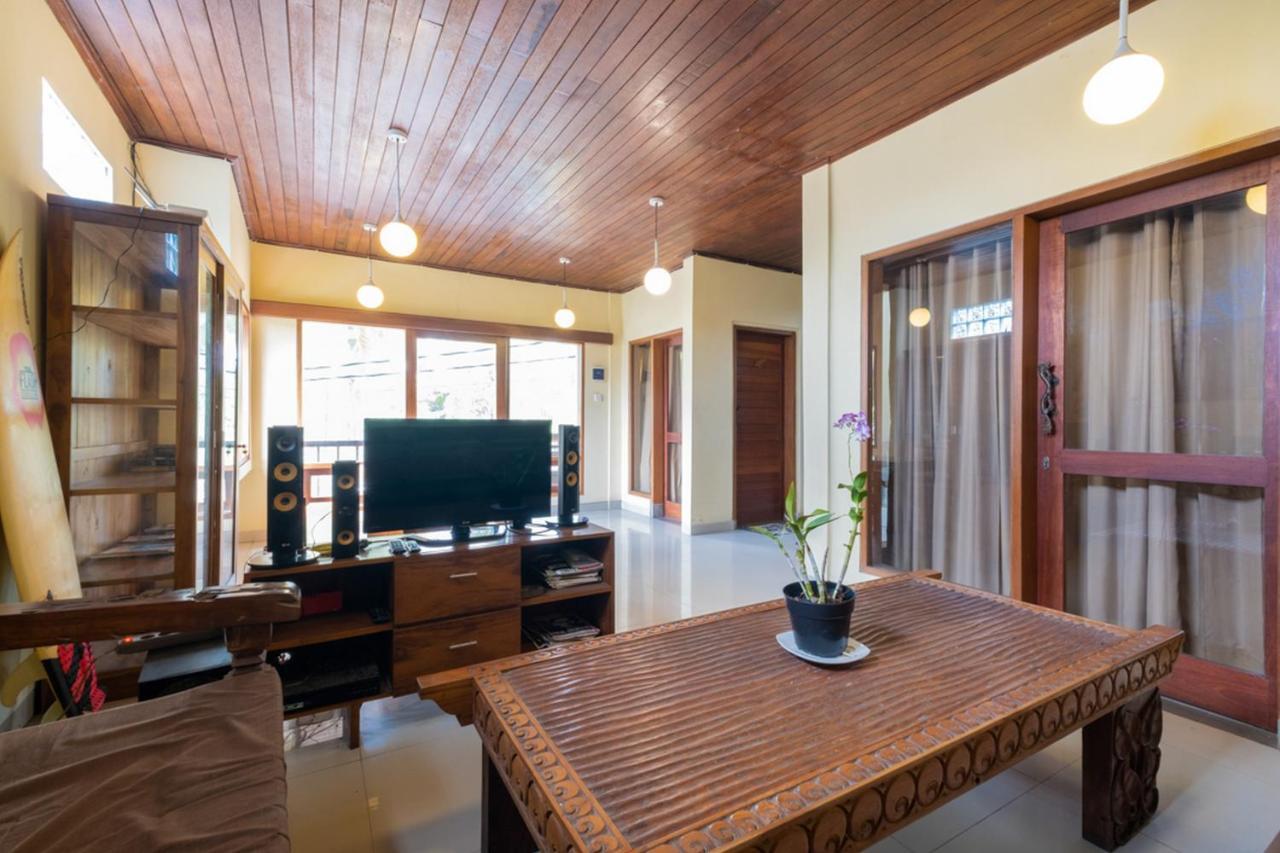 The Point Surfcamp Bali Hotel Pulukan Exterior photo