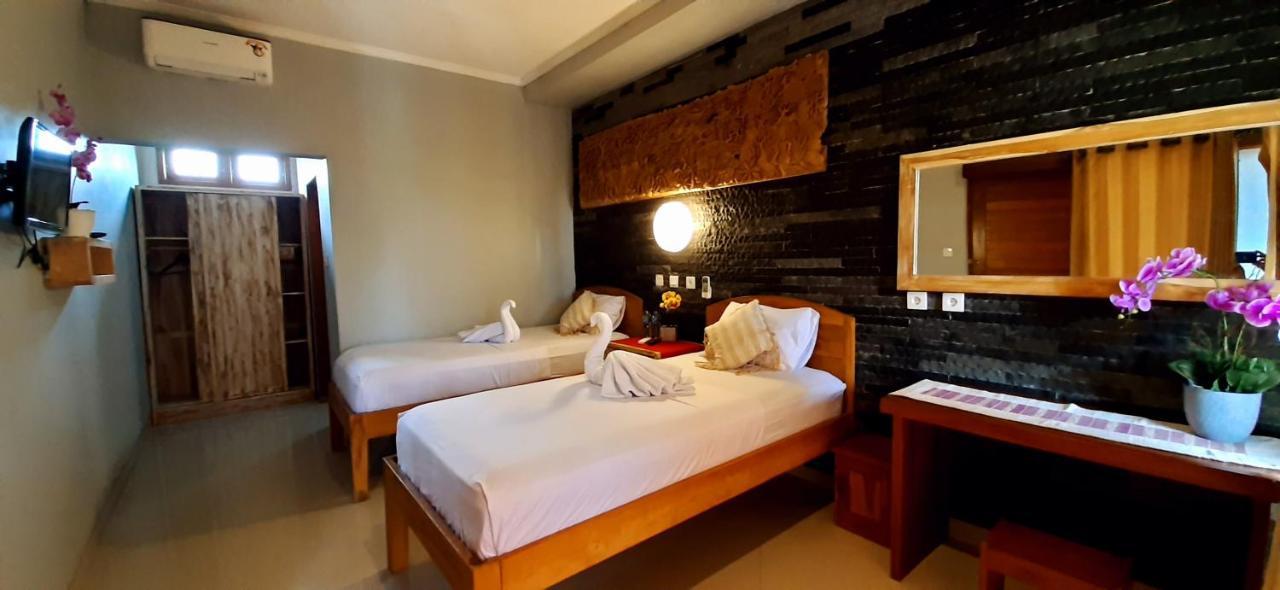 The Point Surfcamp Bali Hotel Pulukan Exterior photo